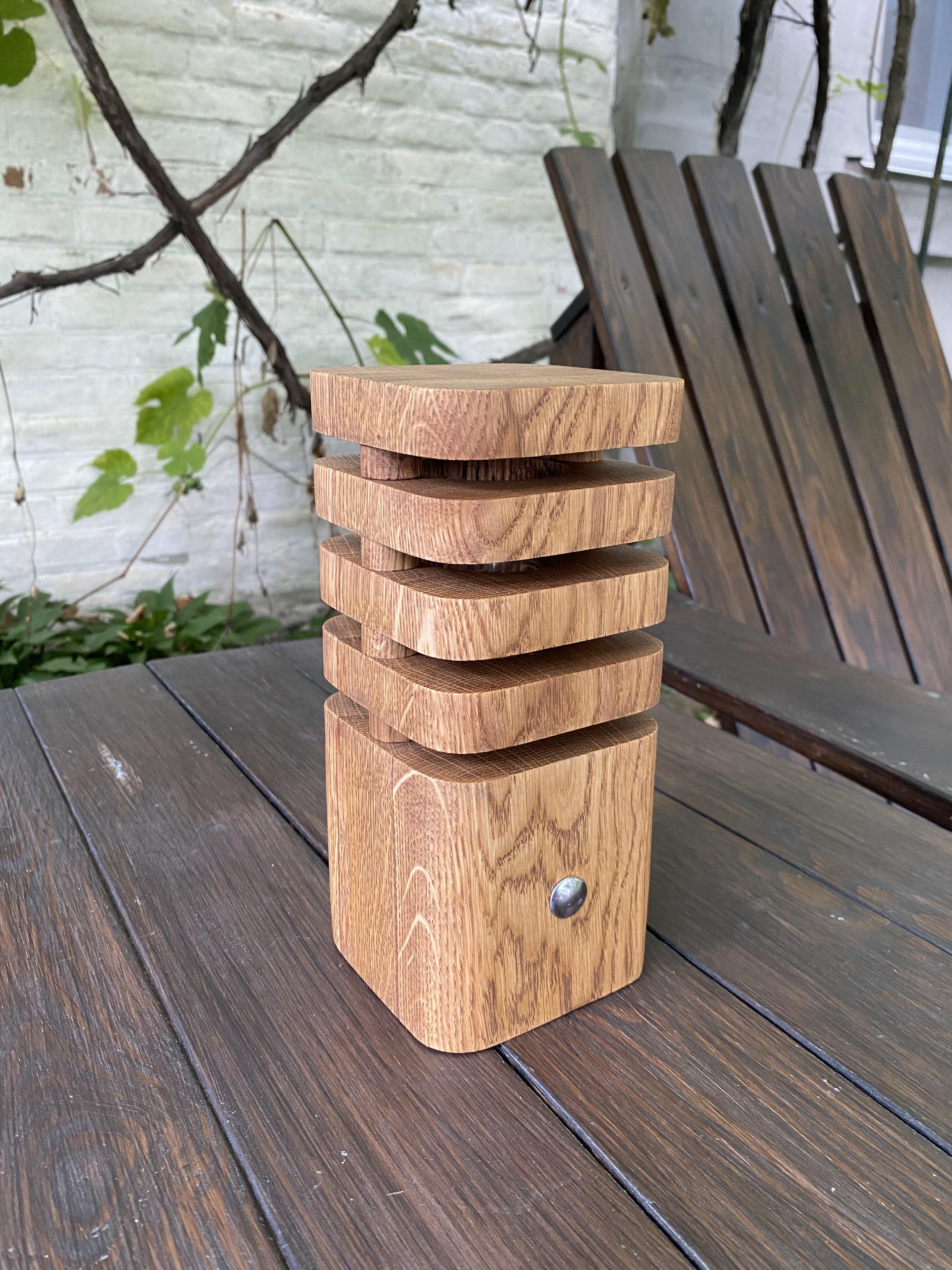 Світильник-нічник із дуба з сенсорним вимикачем (LT-004)