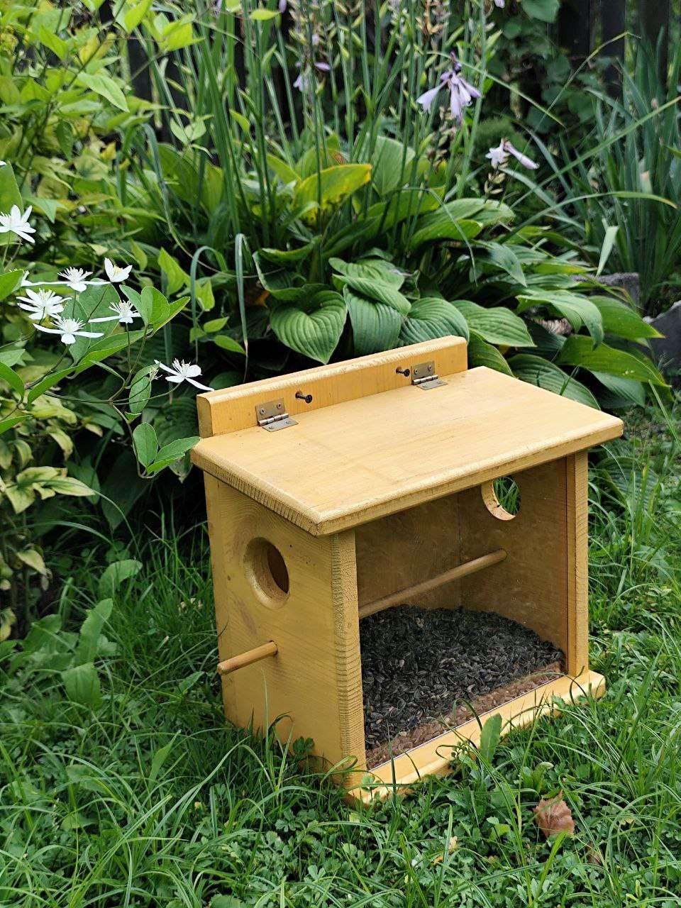 Кормушка для птиц Запутанка бункерного типа из дерева сосны 30х30х17 см Бежевый - фото 4 Кормушка для птиц Запутанка бункерного типа из дерева сосны 30х30х17 см Бежевый - фото 4