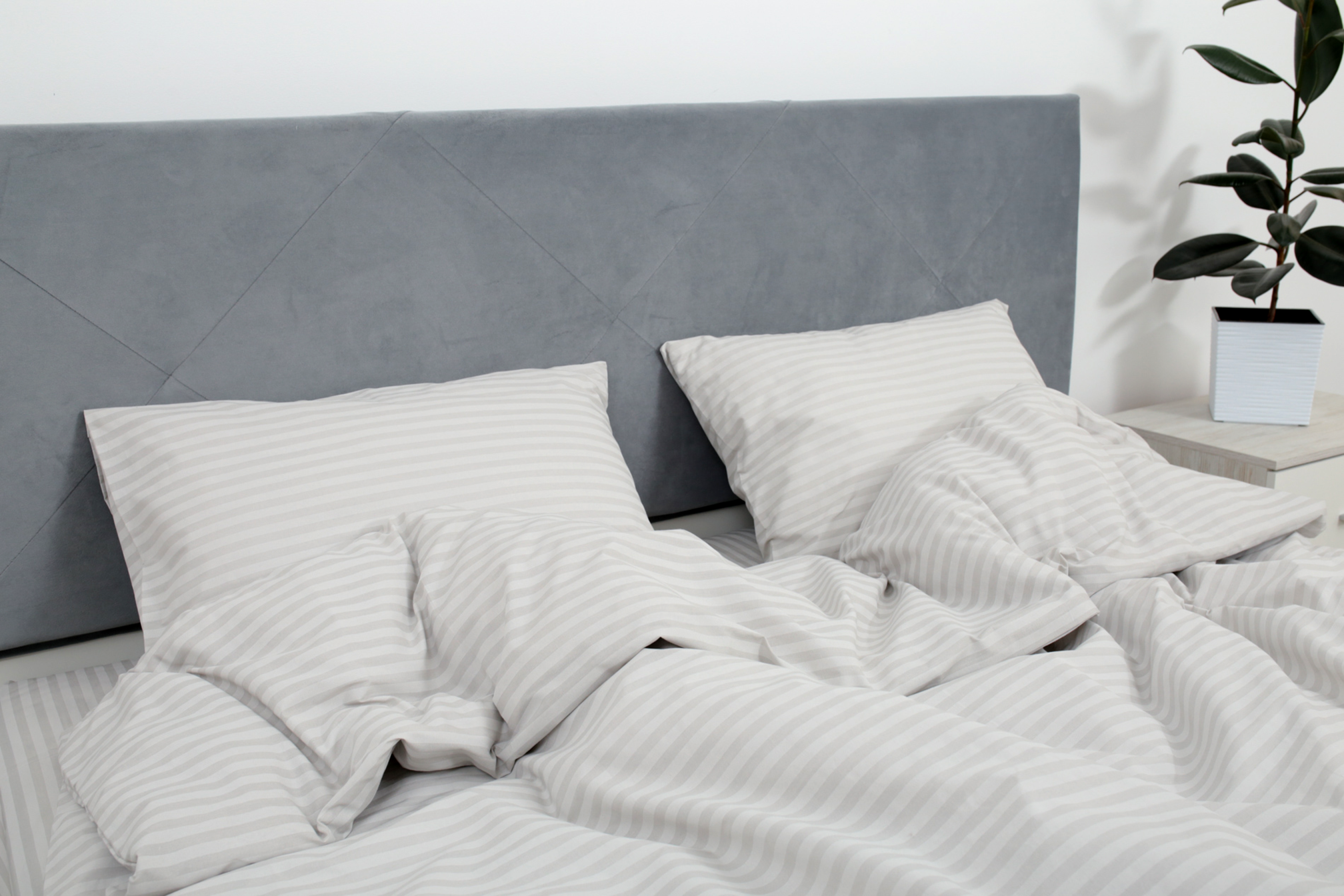 Комплект постельного белья полуторный Amore Glux-10039 бязь Серебристый (KPB-A1,5-GLux-10039 (70x70) - фото 2 Комплект постельного белья полуторный Amore Glux-10039 бязь Серебристый (KPB-A1,5-GLux-10039 (70x70) - фото 2