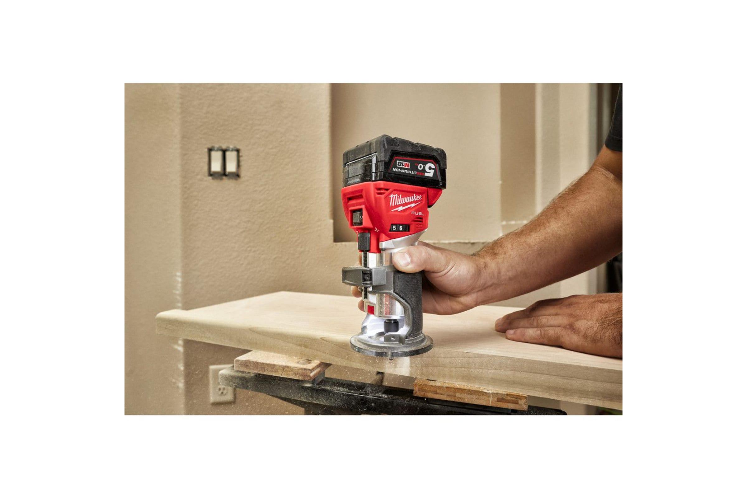 Кромочный фрезер Milwaukee M18 FTR8-0X (4933479073) - фото 8 Кромочный фрезер Milwaukee M18 FTR8-0X (4933479073) - фото 8