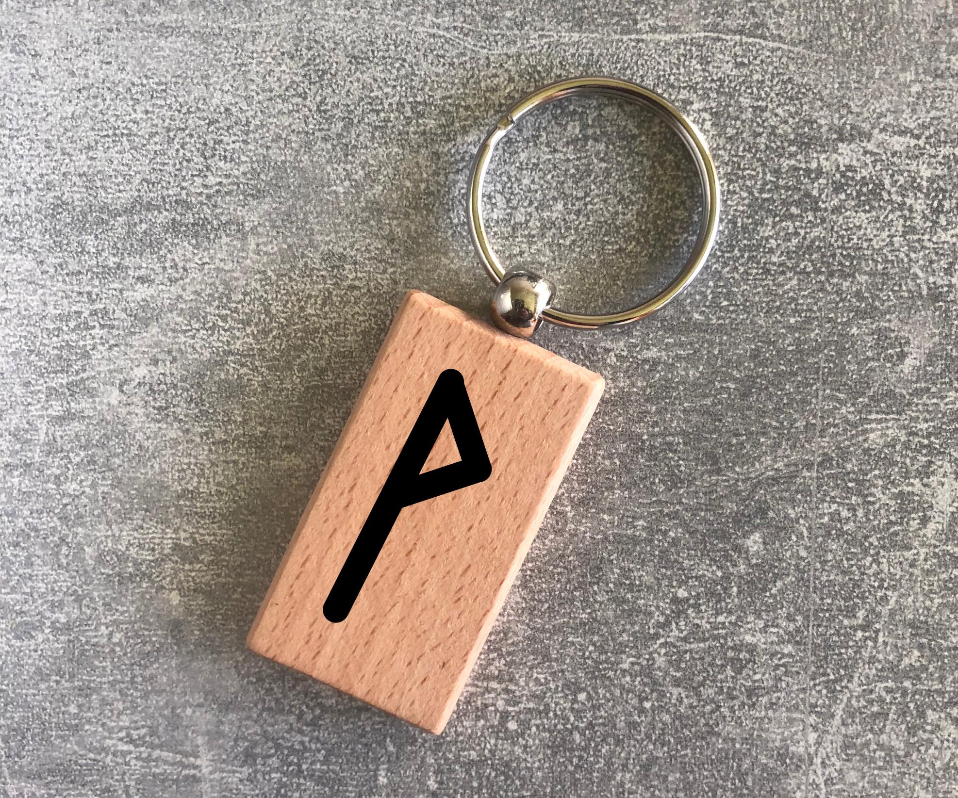 Брелок деревянный с руной Старшого футарк "Вунё" (15010108008)