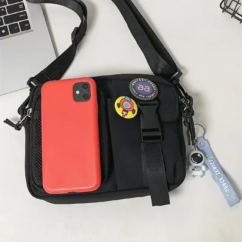 Сумка через плече зі стікерами/брелком-космонавтиком (Р-011) - фото 4 Сумка через плече зі стікерами/брелком-космонавтиком (Р-011) - фото 4