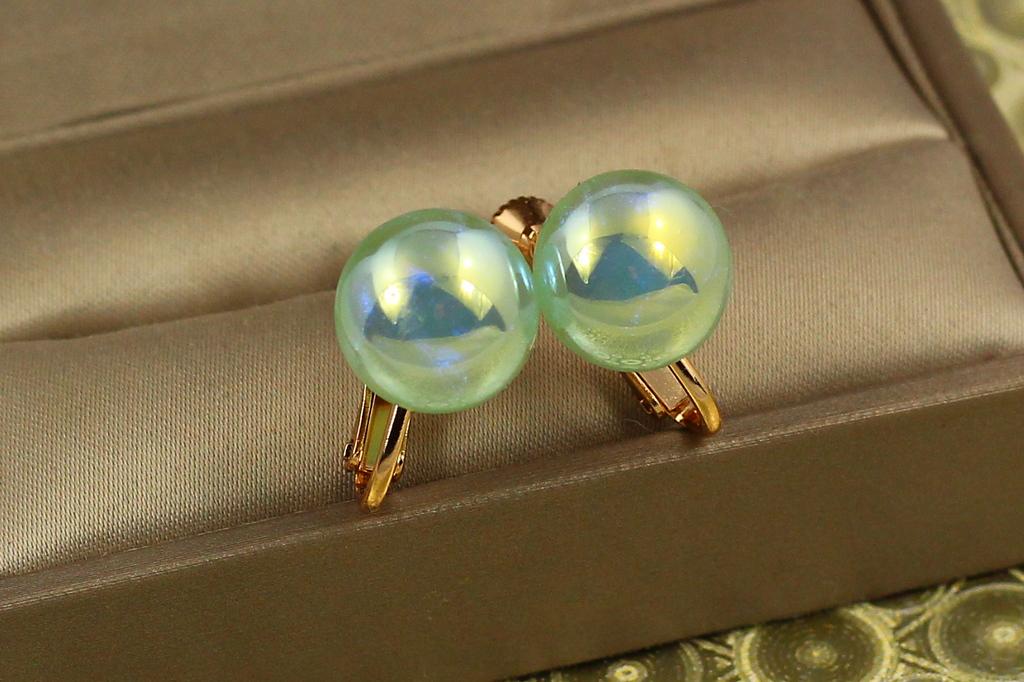Серьги клипсы Xuping Jewelry шарики зеленый перламутр 1,6 см Золотистый (27138623)