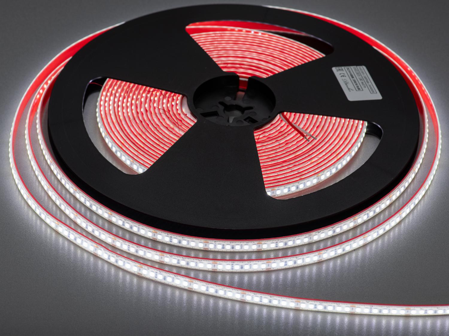 Світлодіодна стрічка 24 В 180 діодів на метр герметична 8 мм Нейтральний білий (P24-2835-180-NW-68-8/10) - фото 1 Світлодіодна стрічка 24 В 180 діодів на метр герметична 8 мм Нейтральний білий (P24-2835-180-NW-68-8/10) - фото 1