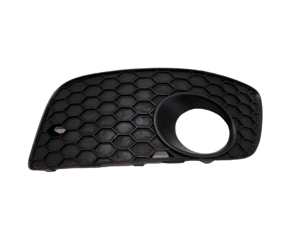 Решетка бампера AVTM Volkswagen Golf 5 GTI 03-08 левая с отв п/тум (закрытая) 7402 997