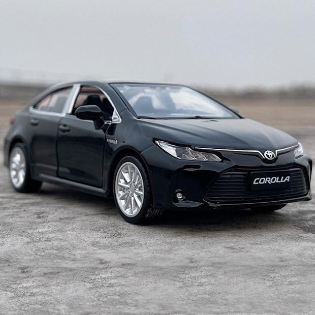 Игрушечная машинка металлическая Toyota Corolla Hybrid инерционная Черный (28443371)