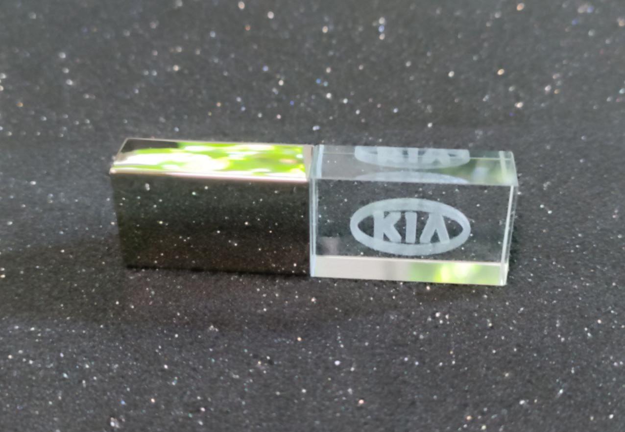 Флешка з логотипом KIA 32 ГБ (1433657717)