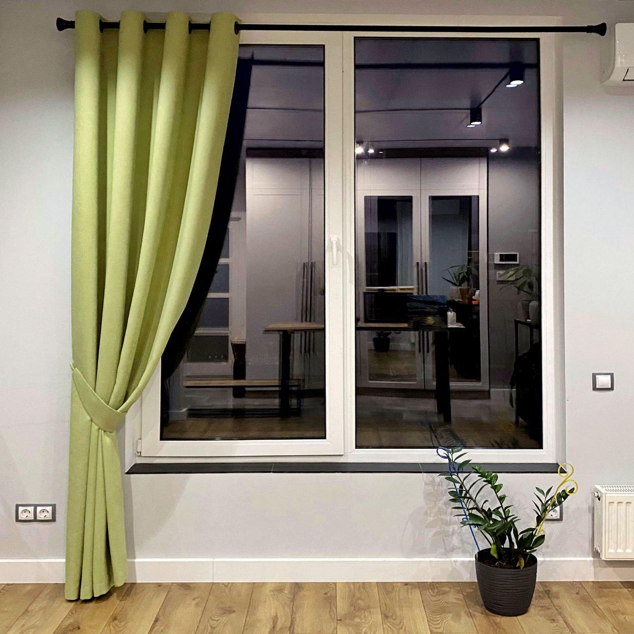 Штора на черных люверсах с подхватом 140х250 см микровелюр 1 шт. Светло-зеленый (5801207-MT11/140-BL) - фото 1 Штора на черных люверсах с подхватом 140х250 см микровелюр 1 шт. Светло-зеленый (5801207-MT11/140-BL) - фото 1