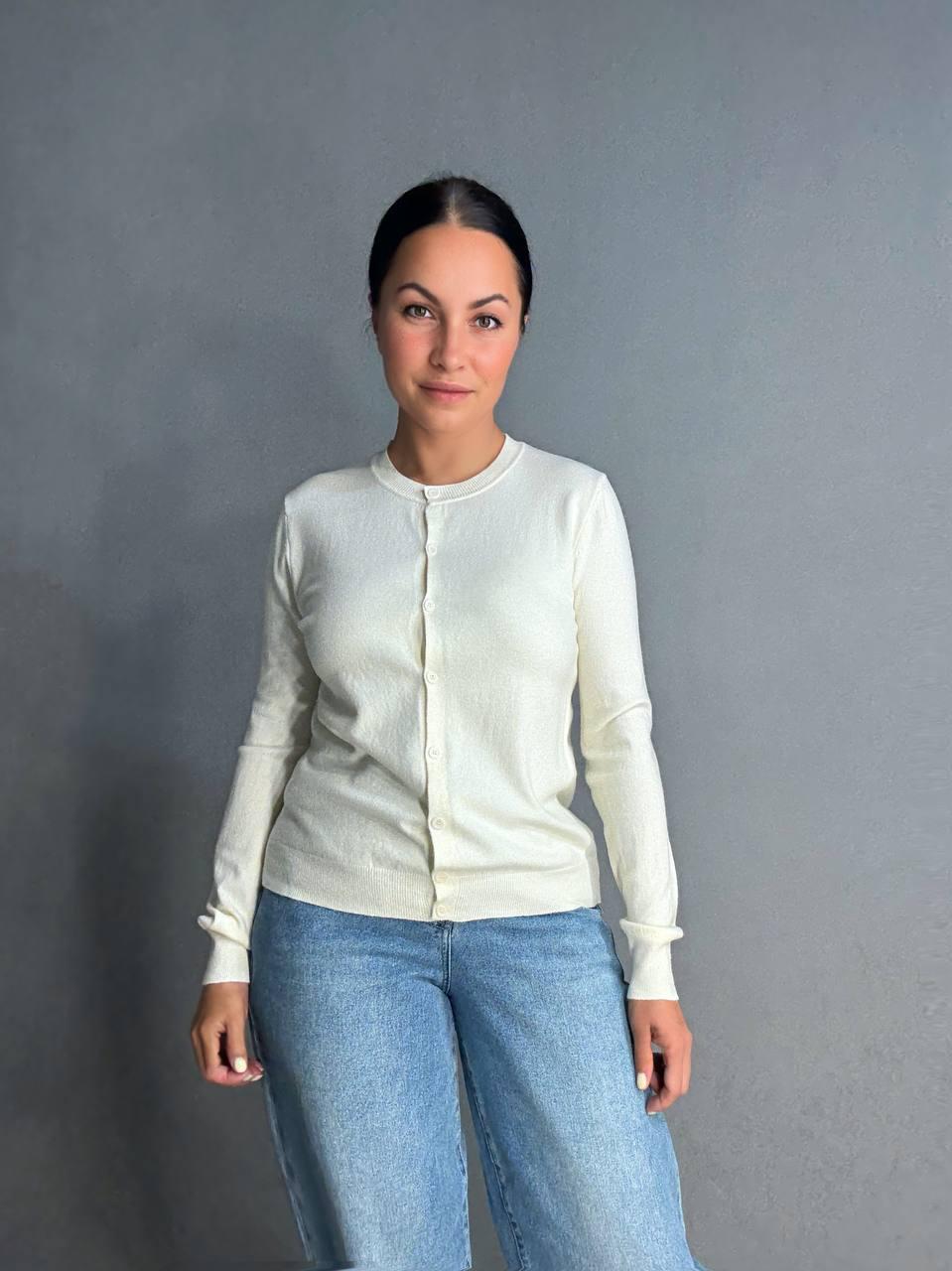 Кардиган жіночий A-N 82896 однотонний на ґудзиках універсальний One Size Білий - фото 9 Кардиган жіночий A-N 82896 однотонний на ґудзиках універсальний One Size Білий - фото 9