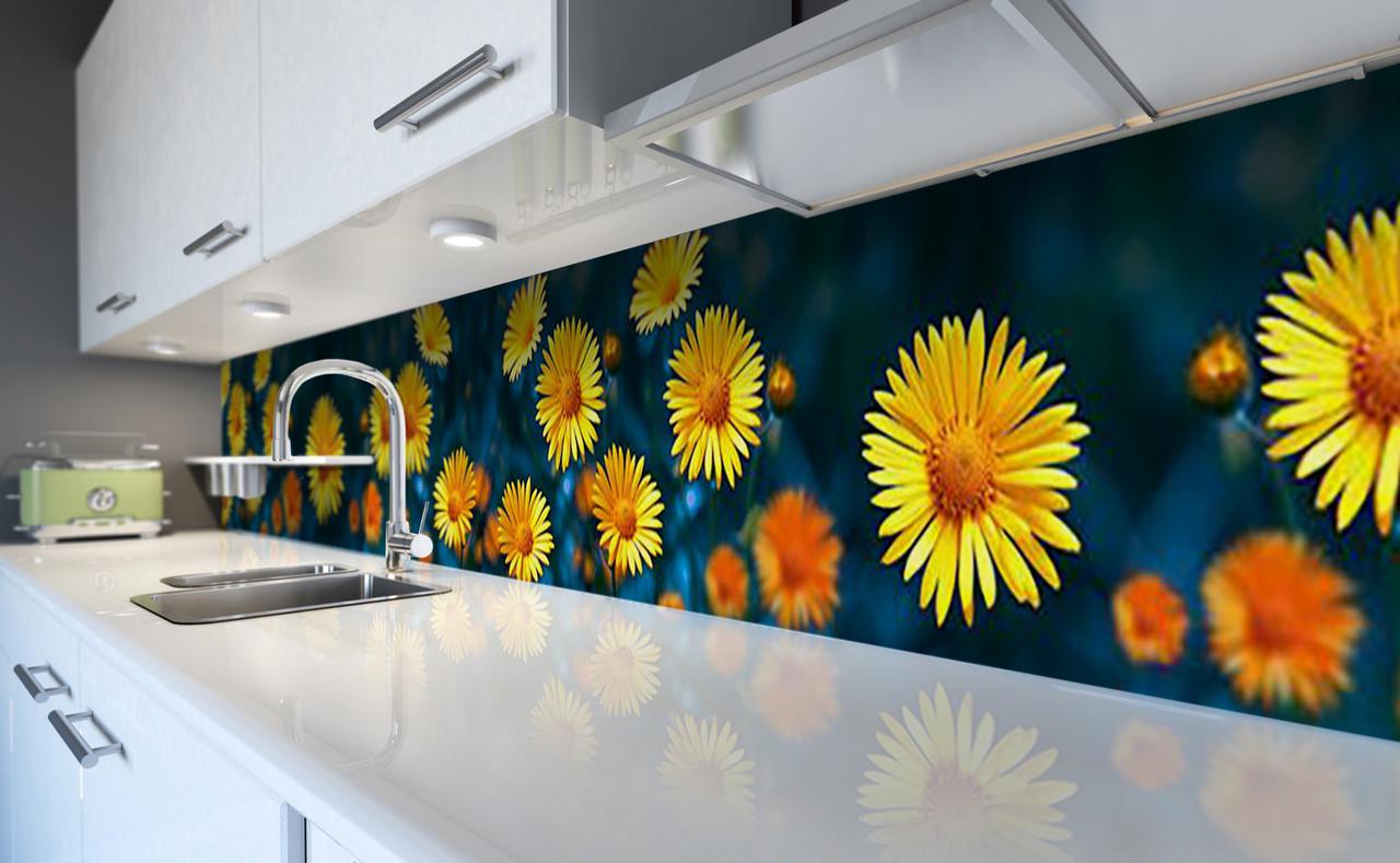 Кухонный фартук Яркая календула из самоклеющейся виниловой пленки 60х250 см Оранжевый