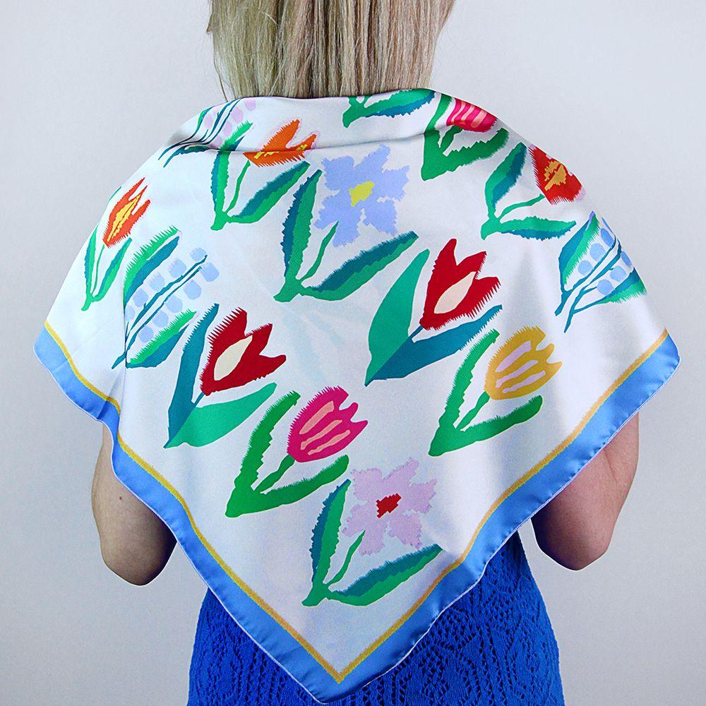 Платок шелковый Presentville Весенние цветы 68х68 см (HUST_25M023)