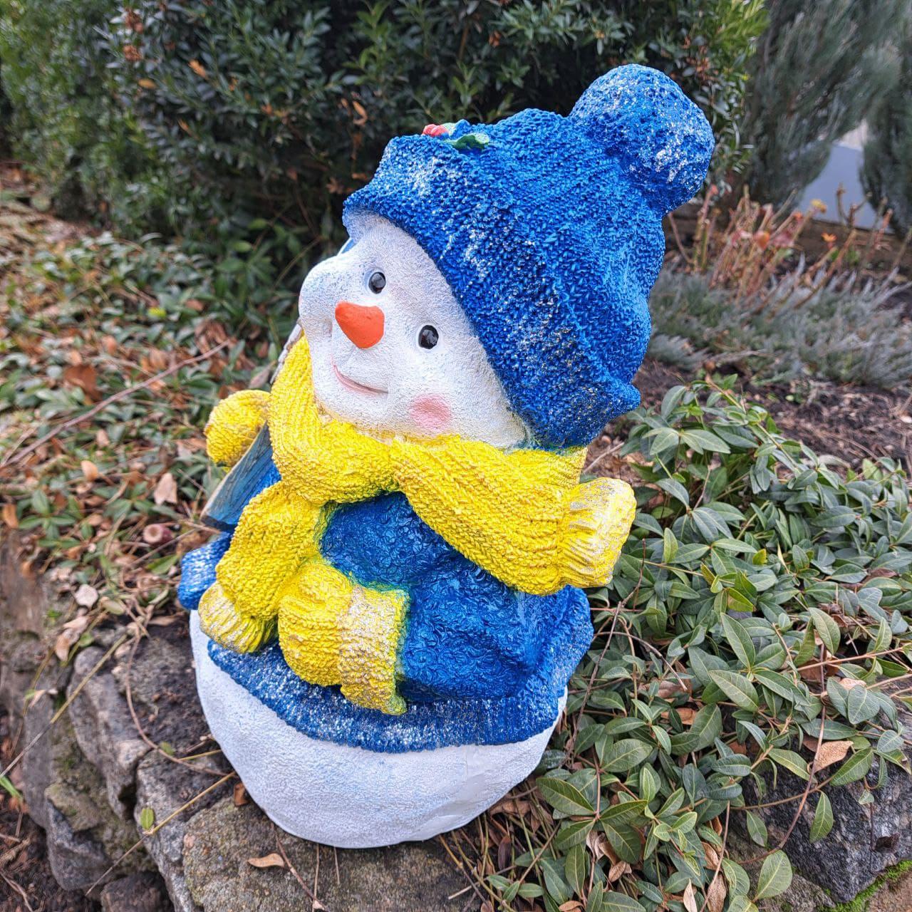 Фігура новорічна вулична Сніговик в з табличкою "Веселих Свят!" варіант 2 40х29х23 см Синій - фото 3 Фігура новорічна вулична Сніговик в з табличкою "Веселих Свят!" варіант 2 40х29х23 см Синій - фото 3