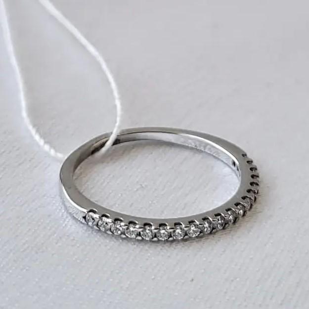 Кольцо Дорожка с белыми камнями из серебра р. 16