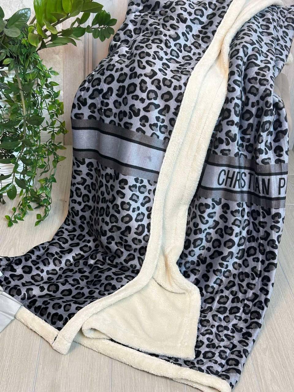 Велюровый плед на эко-овчине евро 200x220 см Серый леопард (П4К-al25-brand-014)