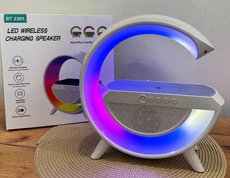 Светильник с беспроводной зарядкой для телефона BT-2301 с RGB-подсветкой