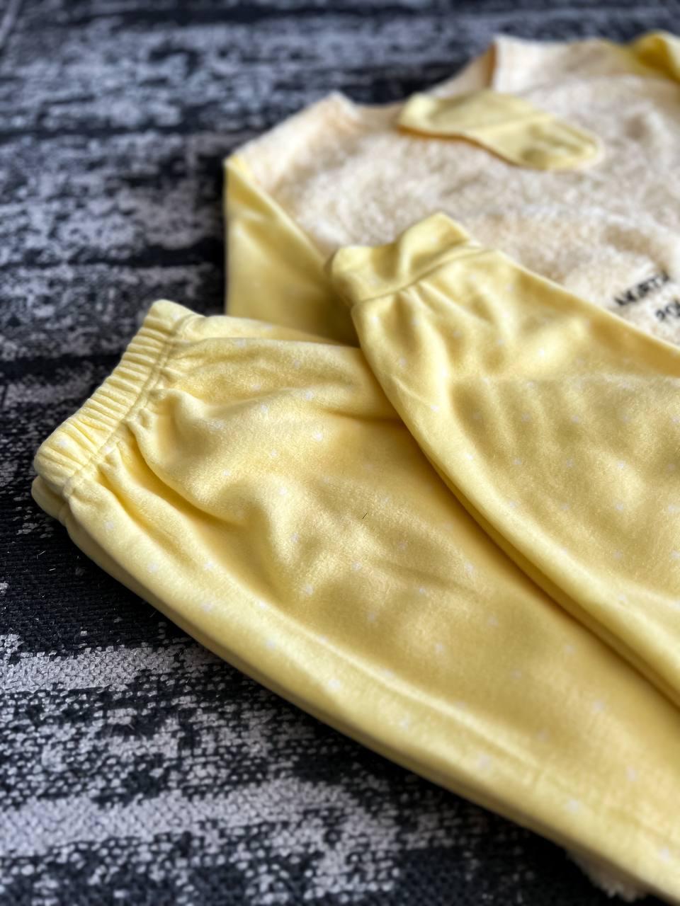 Пижама женская теплая DO2164 с принтом и маской для сна XL Желтый - фото 5 Пижама женская теплая DO2164 с принтом и маской для сна XL Желтый - фото 5