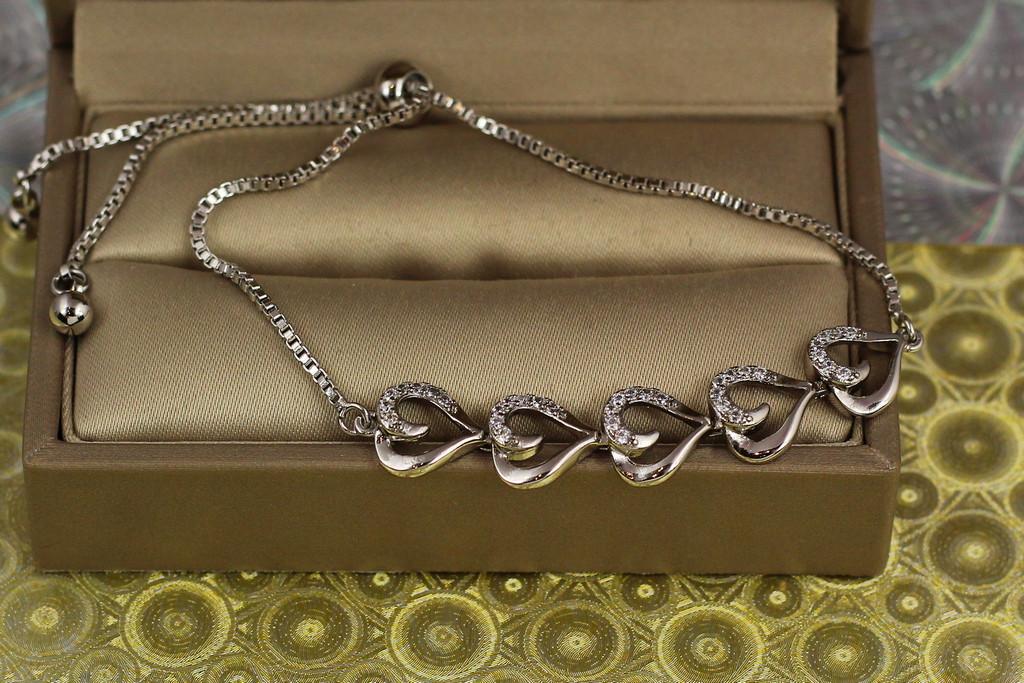Браслет регулируемый Xuping Jewelry Пять сердец на бегунке Серебриcтый (2114750854)