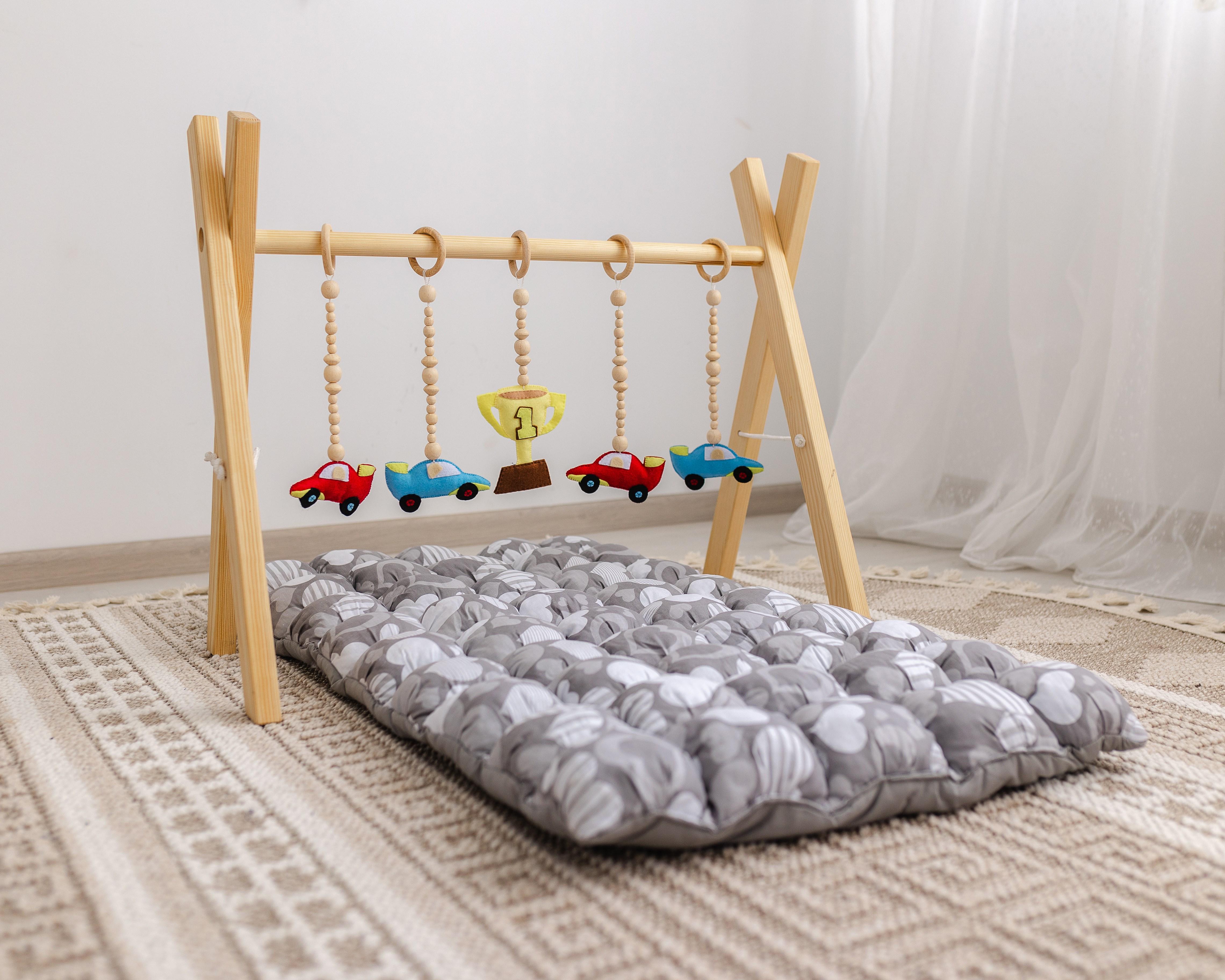 Мобиль детский напольный Чемпион с матрасиком Love me (0002036)