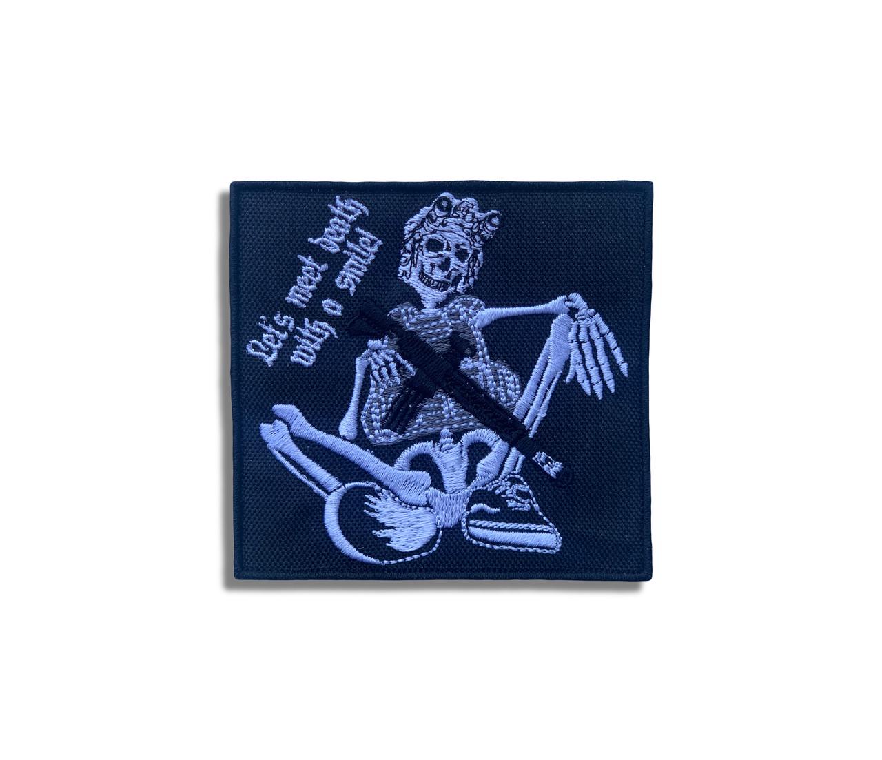 Шеврон на липучці "Давай зустрінемо смерть з посмішкою" (12296)