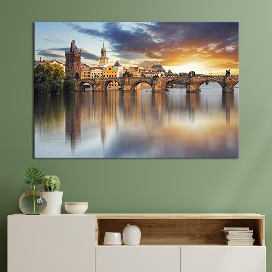Настенный декор картина на холсте для интерьера Сумерки над Карловым мостом 80x54 см (346-1)