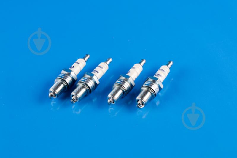 Свечи зажигания ЗАЗ 1102 Таврия 1103, 1105, ВАЗ 2101, 2102, 2103, 2104, 2105, 2106, 2107, 2108, 21083, 2109, 21099, 2113, 2114, 2115 BRISK