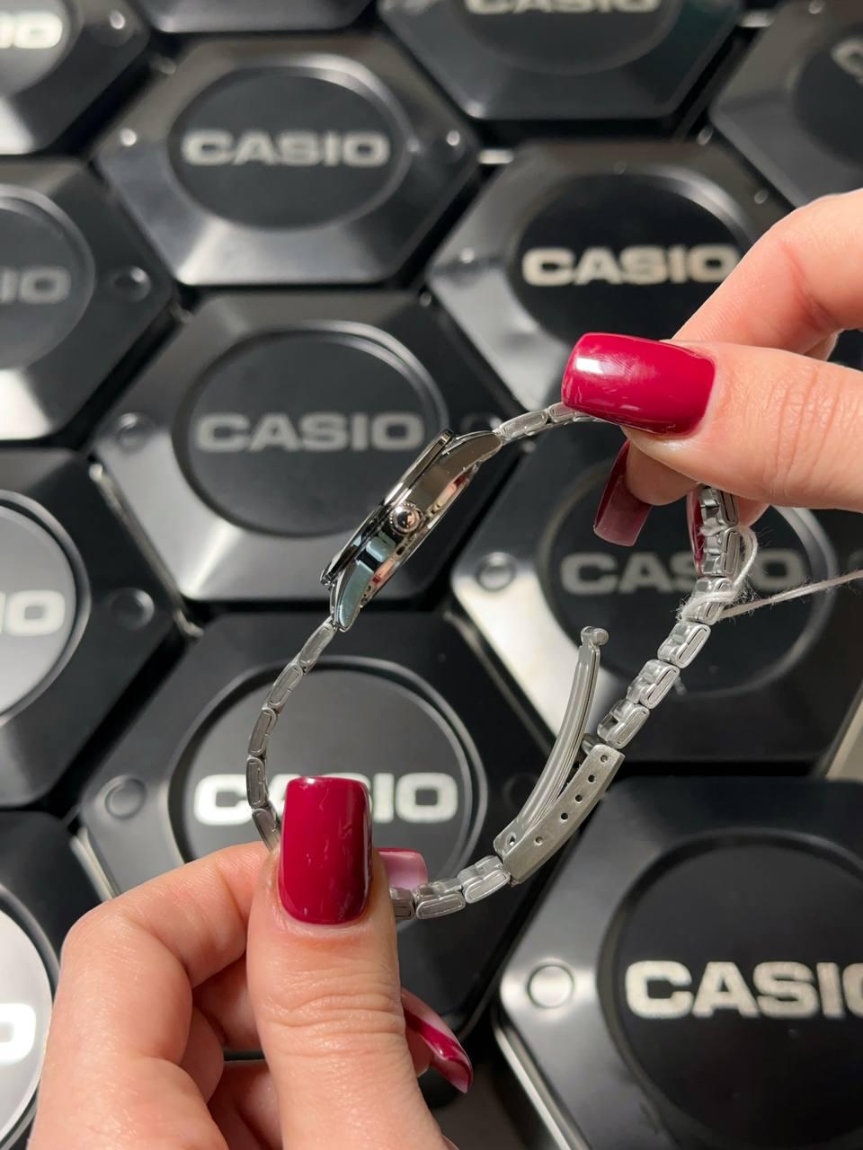 Годинник жіночий Casio LTP-V005D-1B (1141-0004) - фото 2 Годинник жіночий Casio LTP-V005D-1B (1141-0004) - фото 2