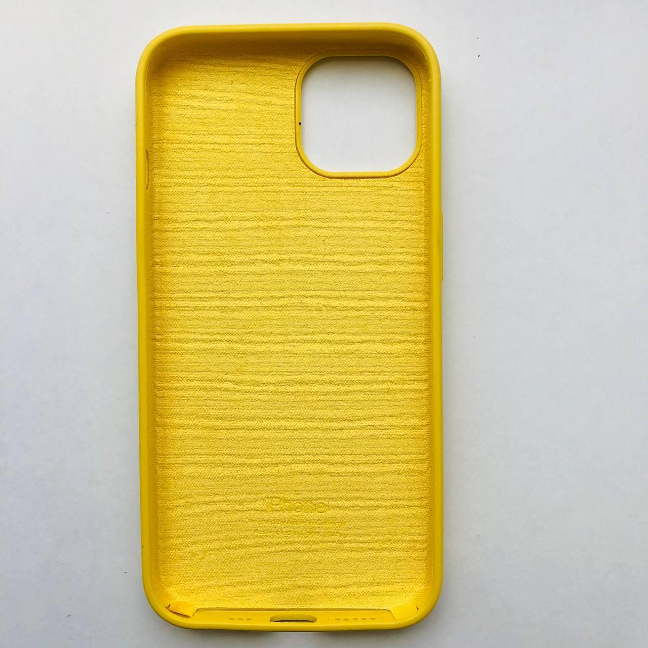 Чехол Silicone Case для Apple iPhone 13 Yellow - фото 2