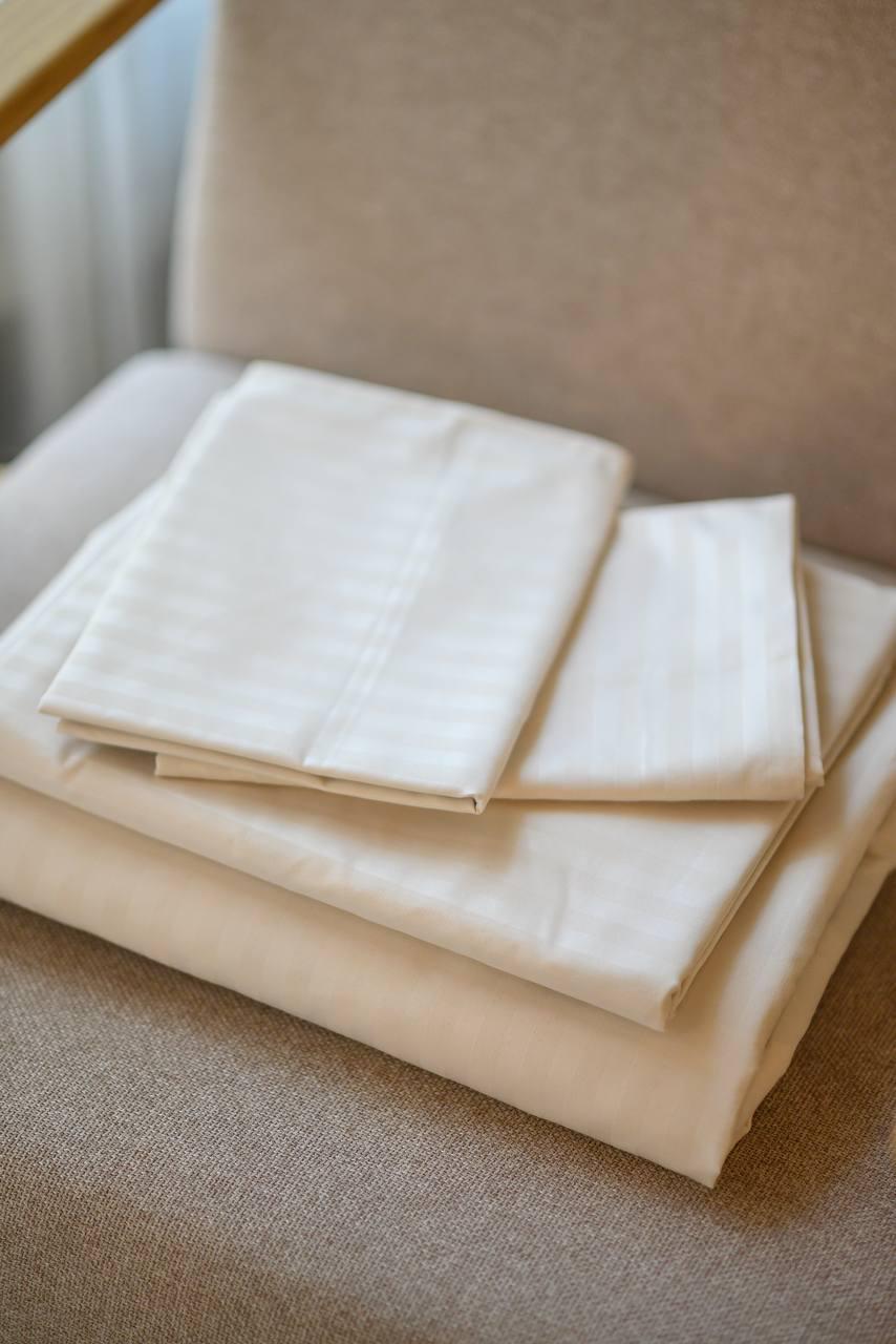 Комплект постільної білизни Signorina Siena зі страйп-сатину сімейний 50х70 см/70х70 см Кремовий (007S) - фото 4