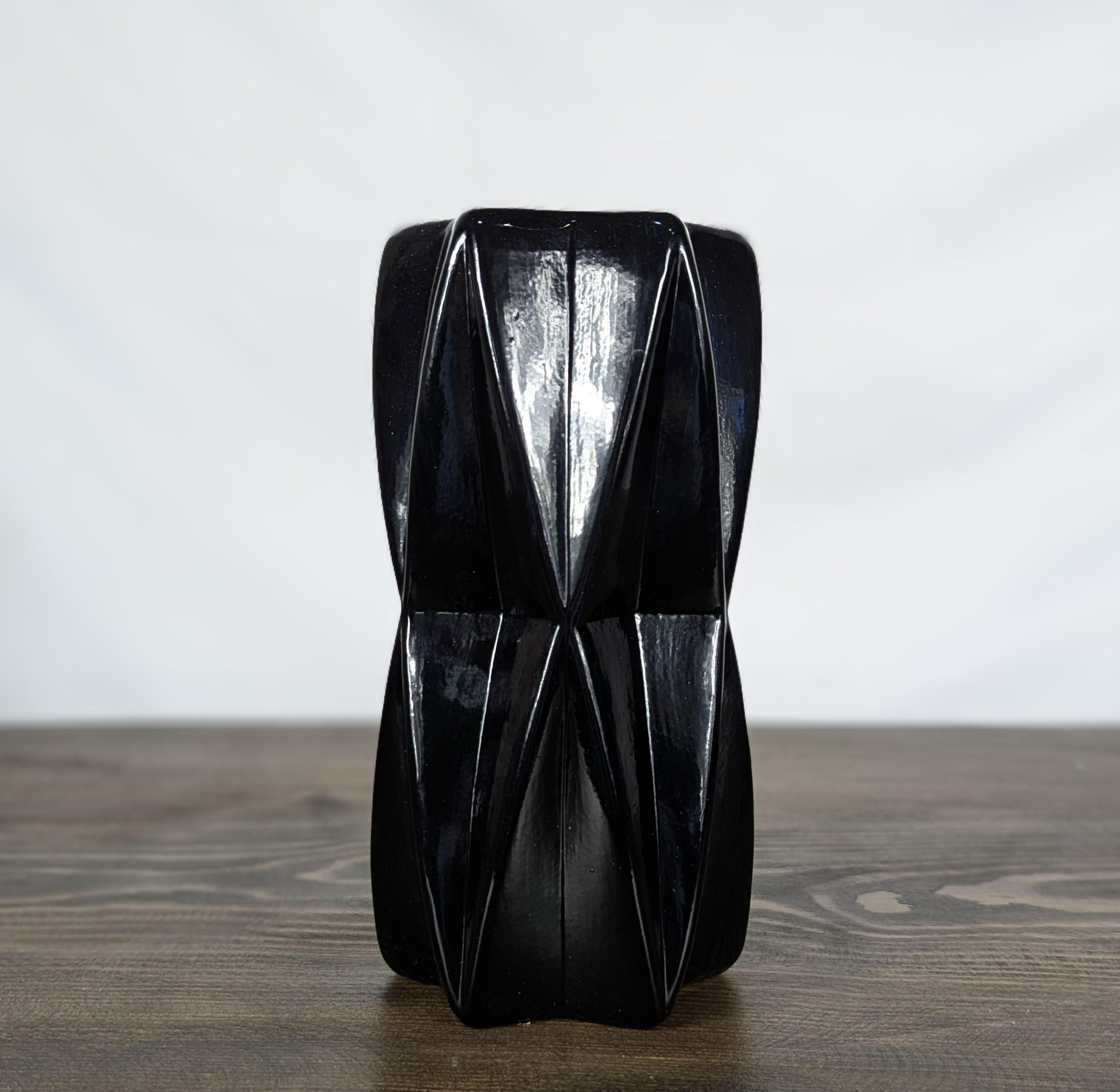 Ваза Nana ceramics Гео 21 см Черный