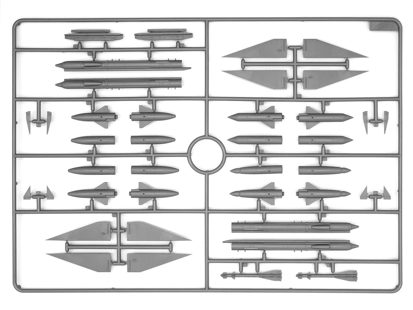 Збірна модель ICM МіГ-25 РД радянський винищувач-перехоплювач (48903) - фото 7