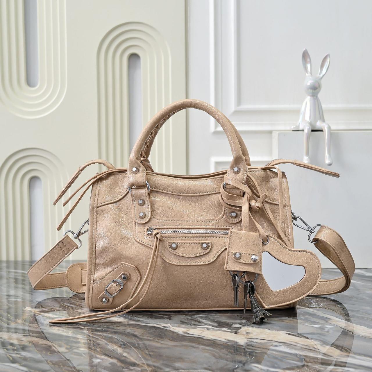 Женская сумка 10637 с зеркалом-сердцем Бежевый (29471852)