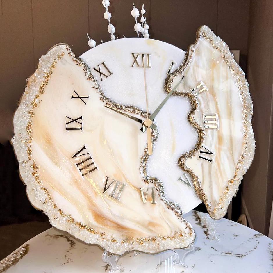 Часы объемные настенные из эпоксидной смолы Лепестки 80 см