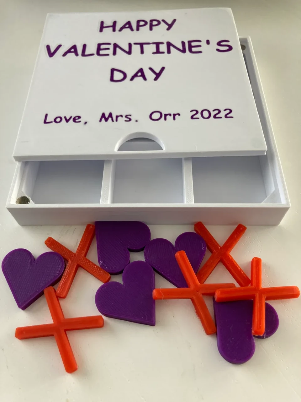 Настольная игра Tic Tac Toe Board with Magnetic Lid Valentine's Theme 10 см 3D-печать