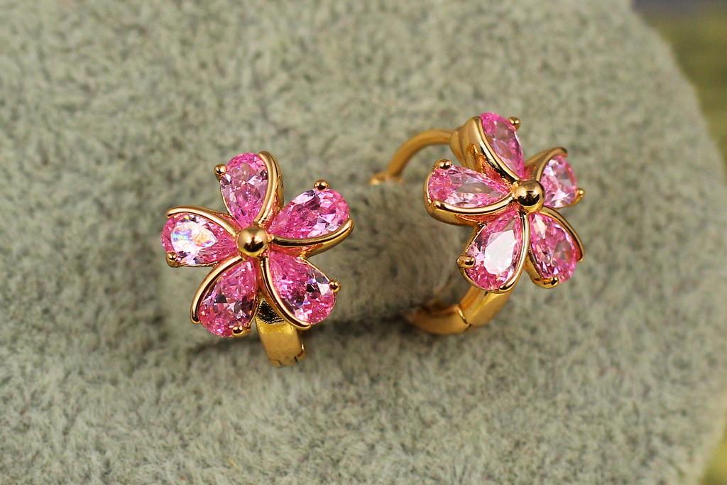 Серьги Xuping Jewelry цветок с розовыми камнями 1,1 см Золотистый