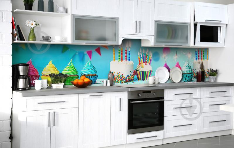 Скинали на кухню Zatarga «Именинный торт» 650х2500 мм виниловая 3Д наклейка кухонный фартук самоклеящаяся