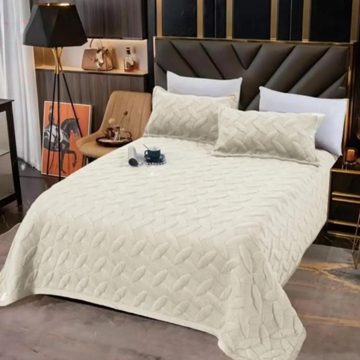 Покривало велюрове стьобане Koloco 2 наволочки євро 220х240 см Білий (40044)