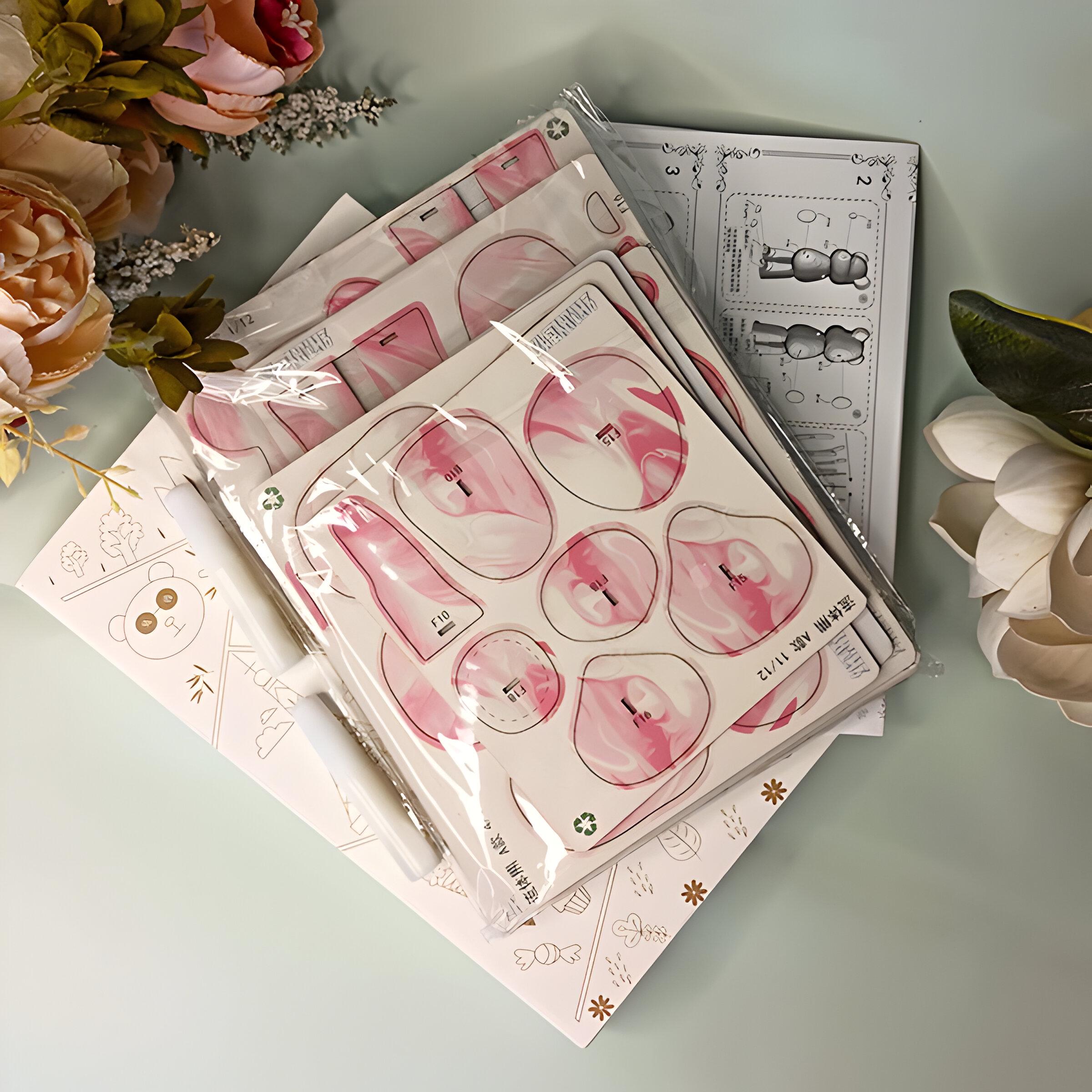 Конструктор картонный Bearbrick Бело-розовый (ZX-155) - фото 2