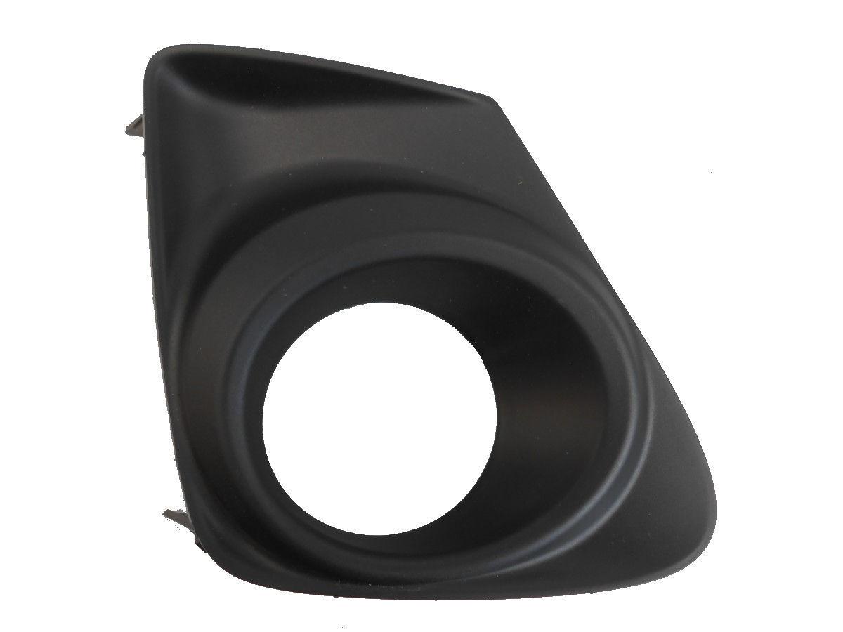 Решетка бампера AVTM Toyota Corolla 10-13 правая с отверстиями для противотуманок (7015 914)