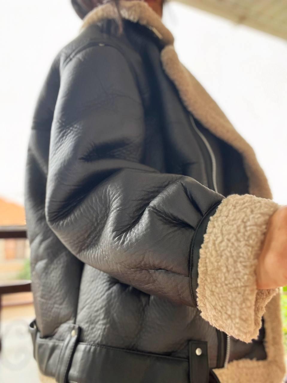 Дублянка жіноча Aftf Basic 264 подовжена оверсайз хутро пілот блискавки з ременем L Чорний (2783) - фото 9