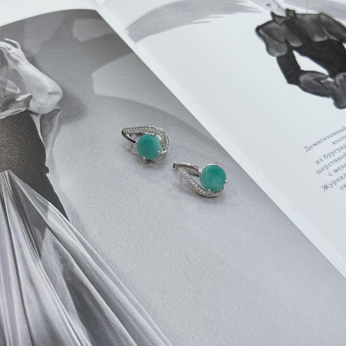 Серьги серебряные с натуральным изумрудом