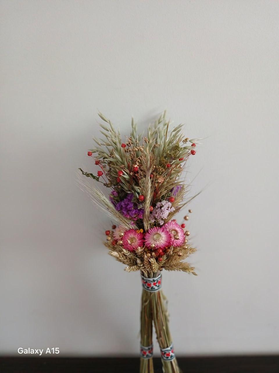 Дидух рождественский из колосья пшеницы/льна и овса на трех ножках 35-40 см с лентой вышиванкой Черный (2822701416) - фото 10 Дидух рождественский из колосья пшеницы/льна и овса на трех ножках 35-40 см с лентой вышиванкой Черный (2822701416) - фото 10