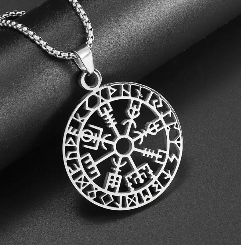 Подвеска с цепочкой Vegvisir с руническим кругом (28349436) Подвеска с цепочкой Vegvisir с руническим кругом (28349436)