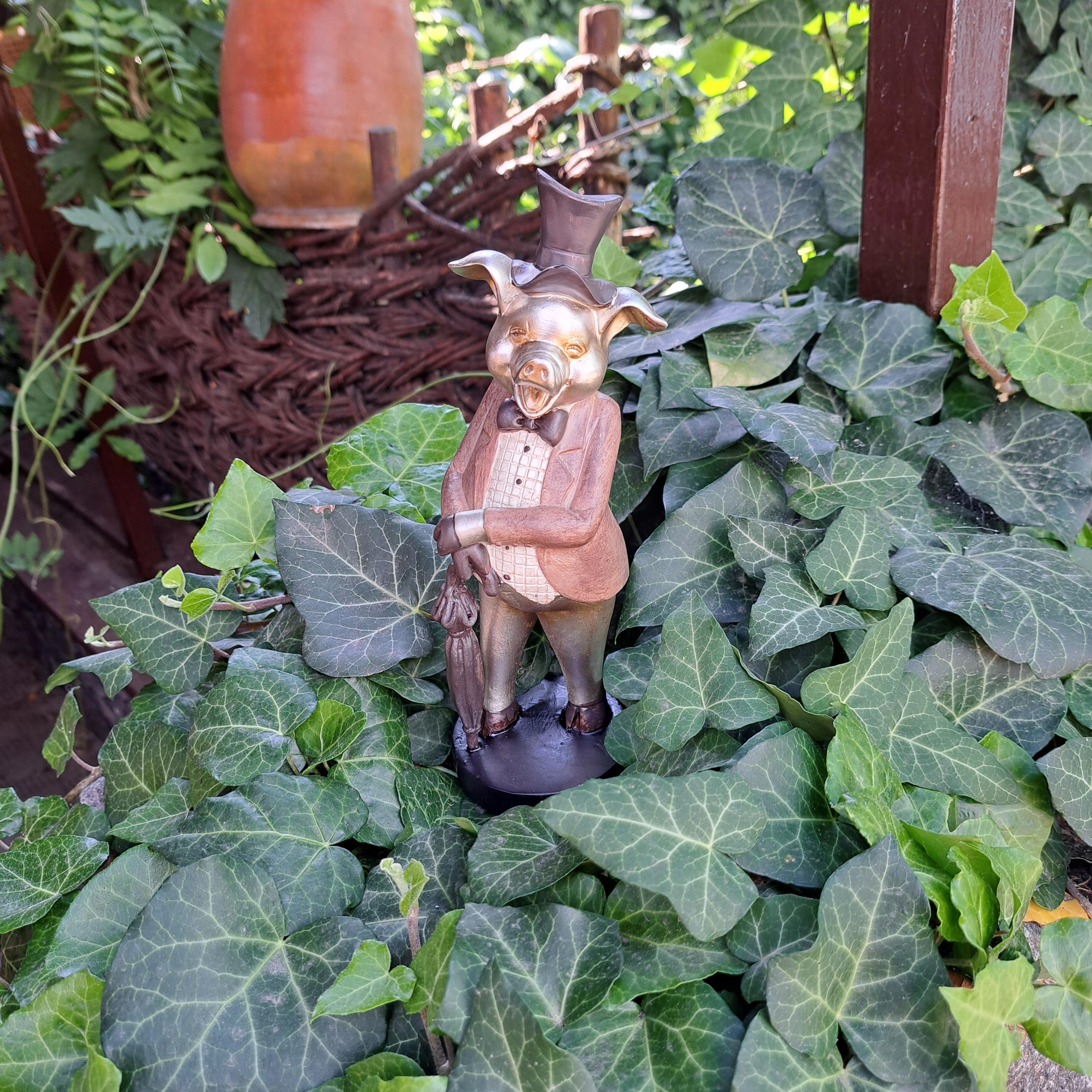 Декоративная статуэтка Cвинка джентельмен в коричневом (3309)