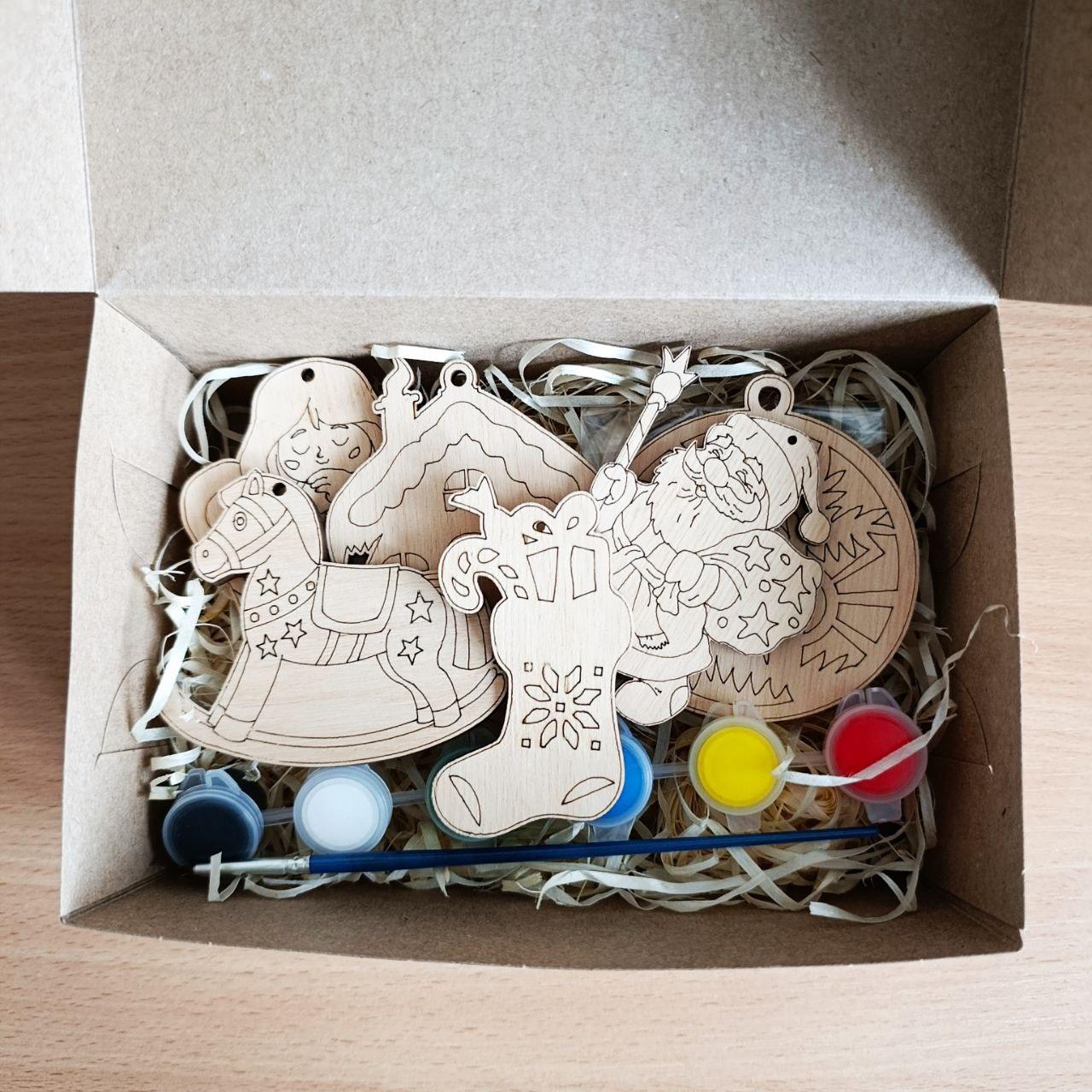 Подарочный бокс с новогодними развивающими игрушками (ar307)