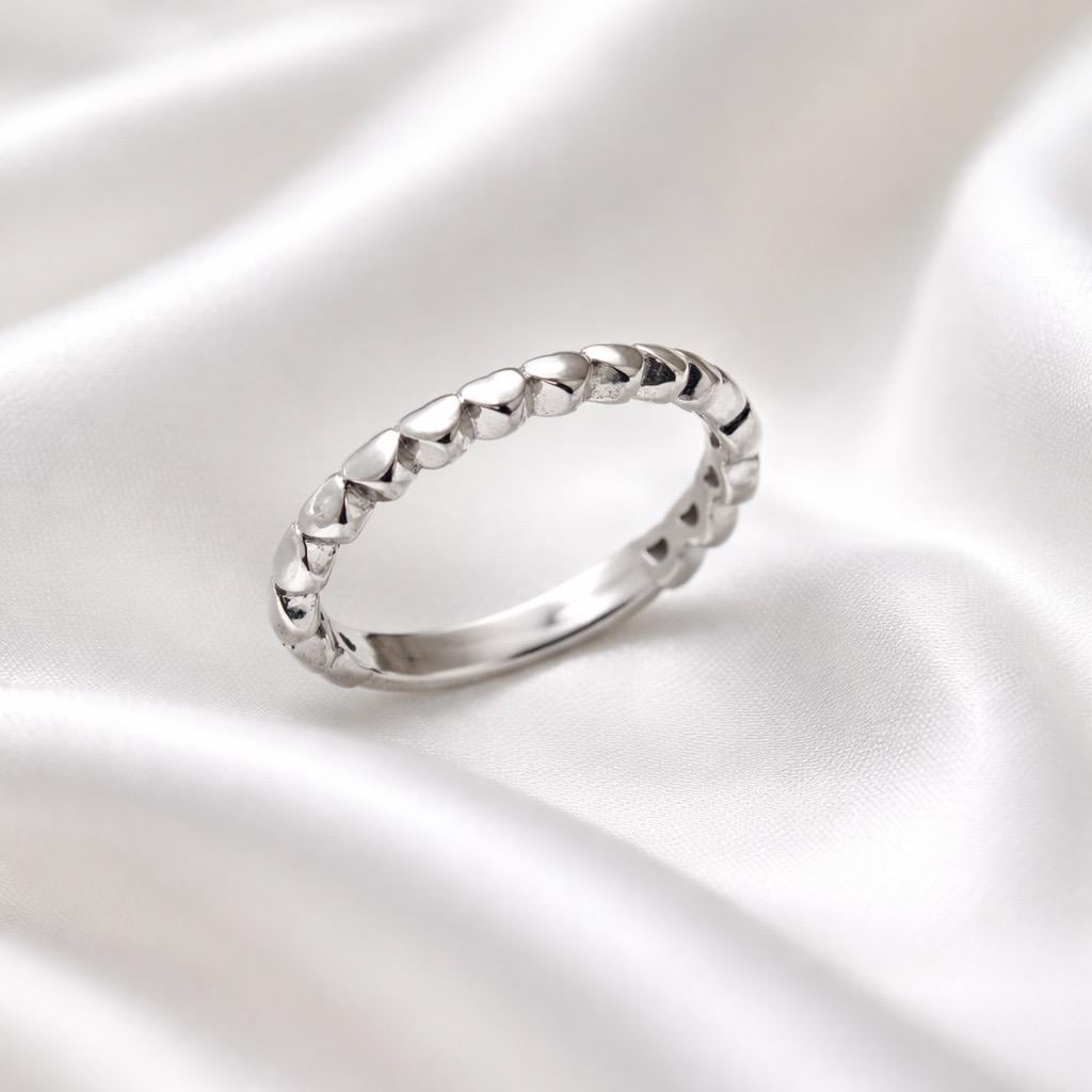 Кольцо серебрянное LoveR с рельефным сердечным орнаментом без вставок 15.5 размер