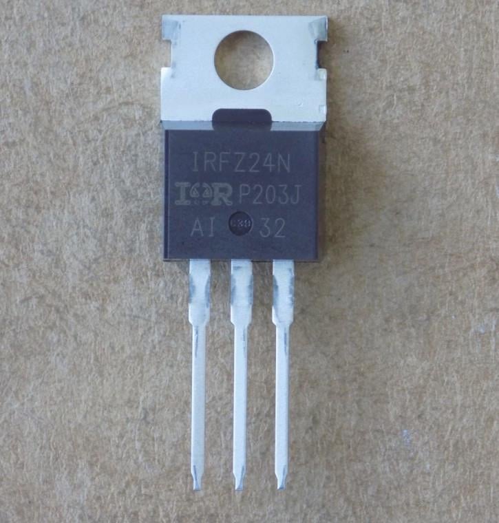 Транзистор IR IRFZ24N (25600)