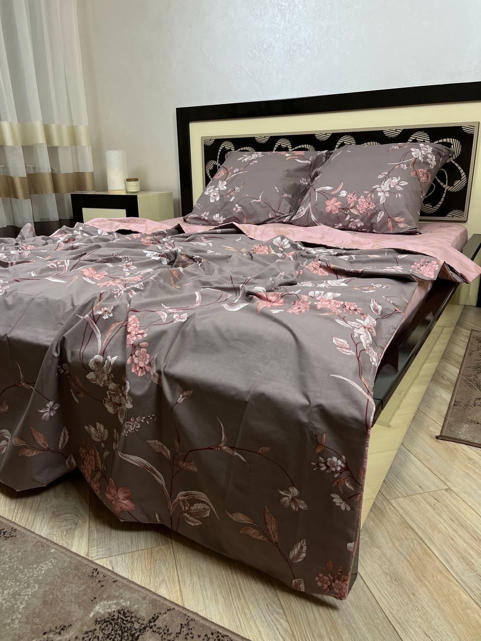 Комплект постельного белья Цветы простынь на резинке евро 180x200х20/50х70 см Коричневый (13748971)