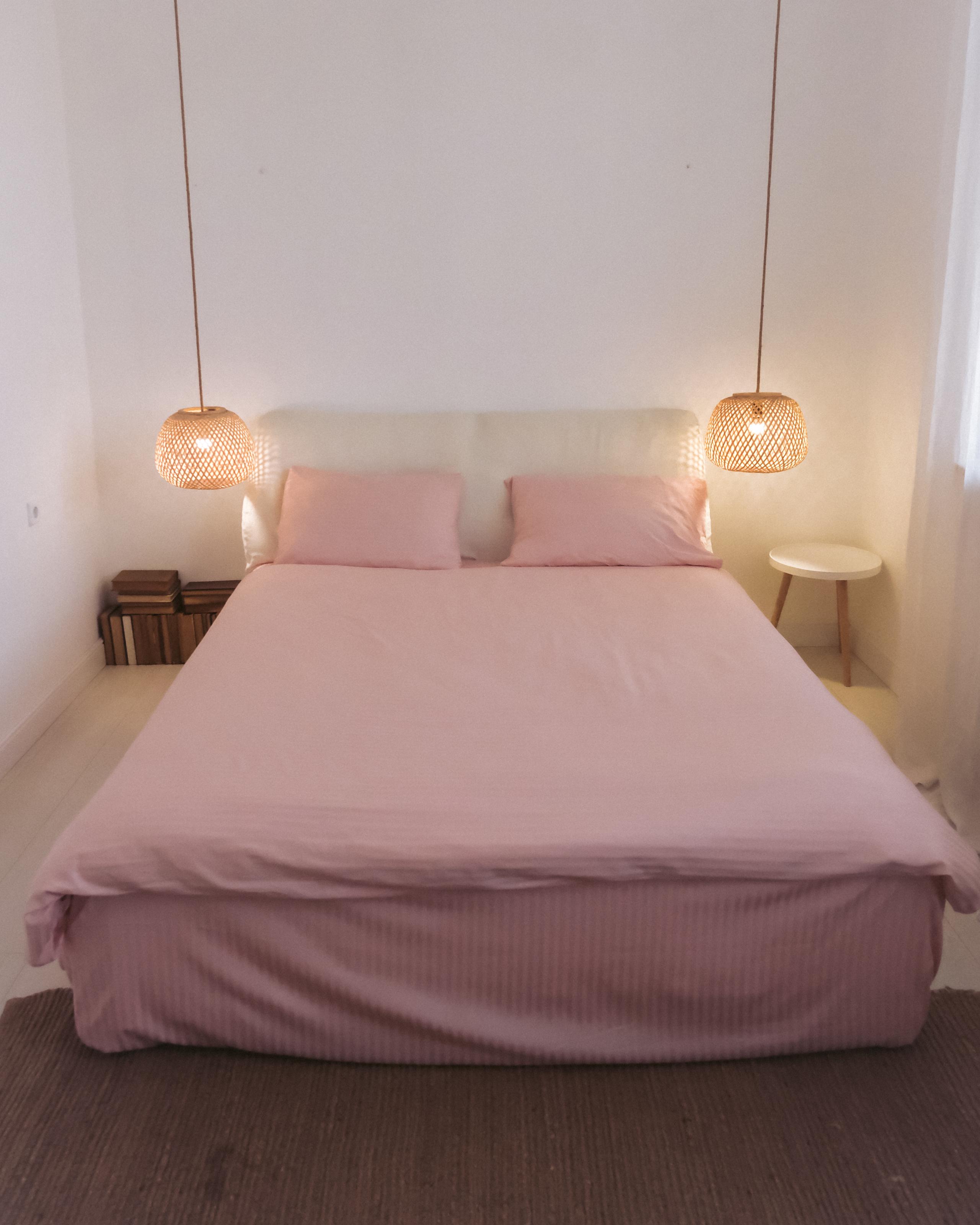 Комплект постельного белья полуторный Amore 1406L страйп-сатин Светло-розовый (KPB-A1,5-ST240Lux-1406L-LP70x70_) - фото 4 Комплект постельного белья полуторный Amore 1406L страйп-сатин Светло-розовый (KPB-A1,5-ST240Lux-1406L-LP70x70_) - фото 4