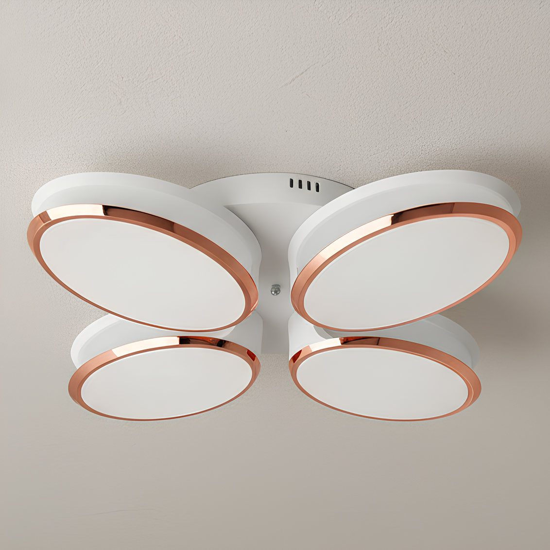 Люстра светодиодная Sirius на четыре плафона с окантовкой 3000-6500К с пультом 136W Белый (PRD-C 0097-4)