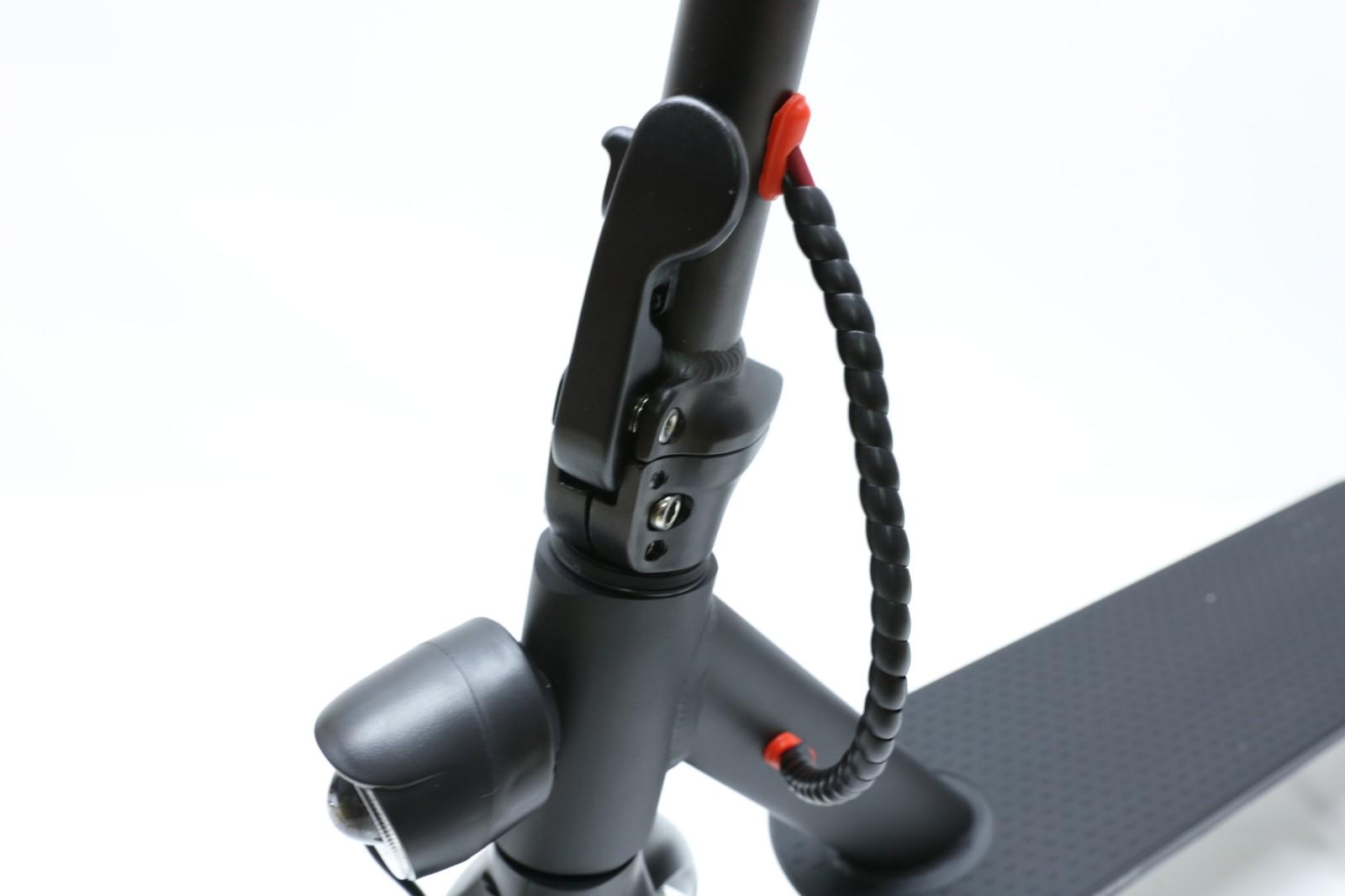 Електросамокат Crosser E9 Premium 10 дюймів Perforation Чорний - фото 5 Електросамокат Crosser E9 Premium 10 дюймів Perforation Чорний - фото 5